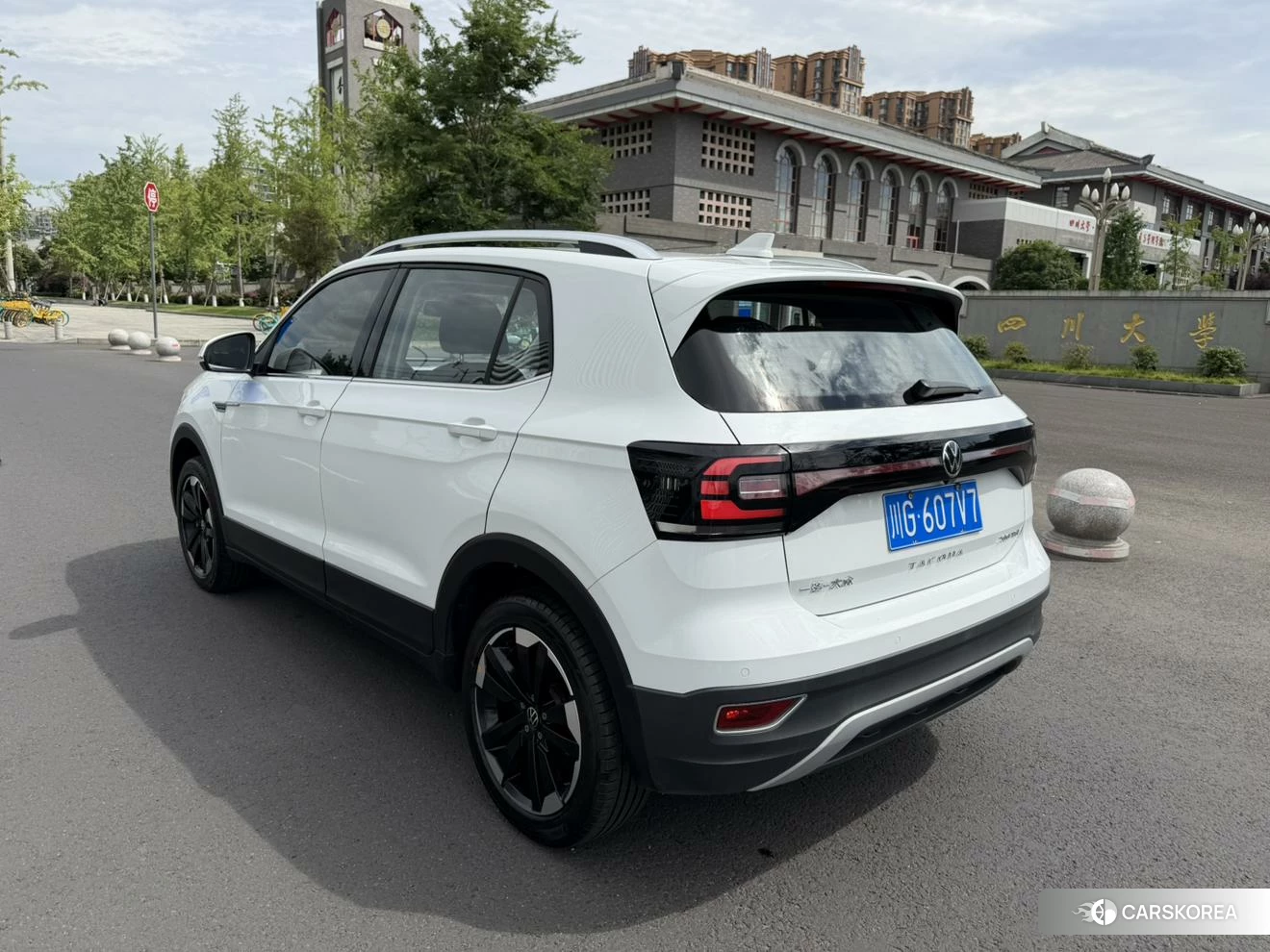 Volkswagen Exploring the shadow id 4441036 из Китая 20