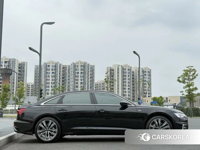 Audi A6L id 4306896 из Китая 11