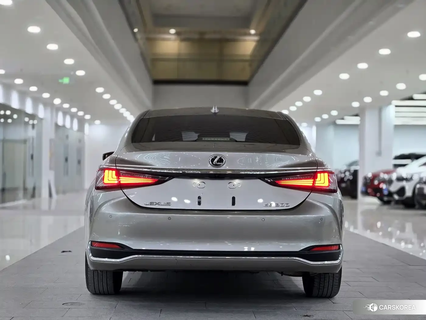 Lexus ES id 4487561 из Китая 9