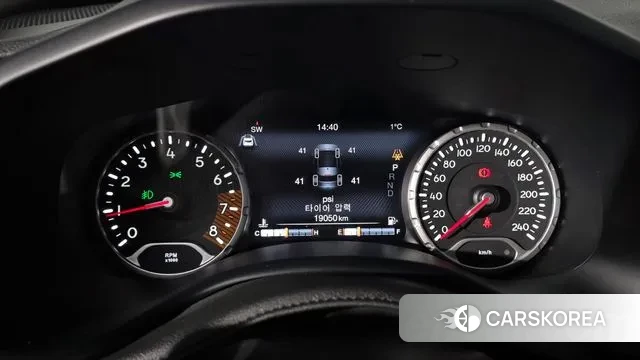 Jeep Renegade id 3576308 из Кореи 17