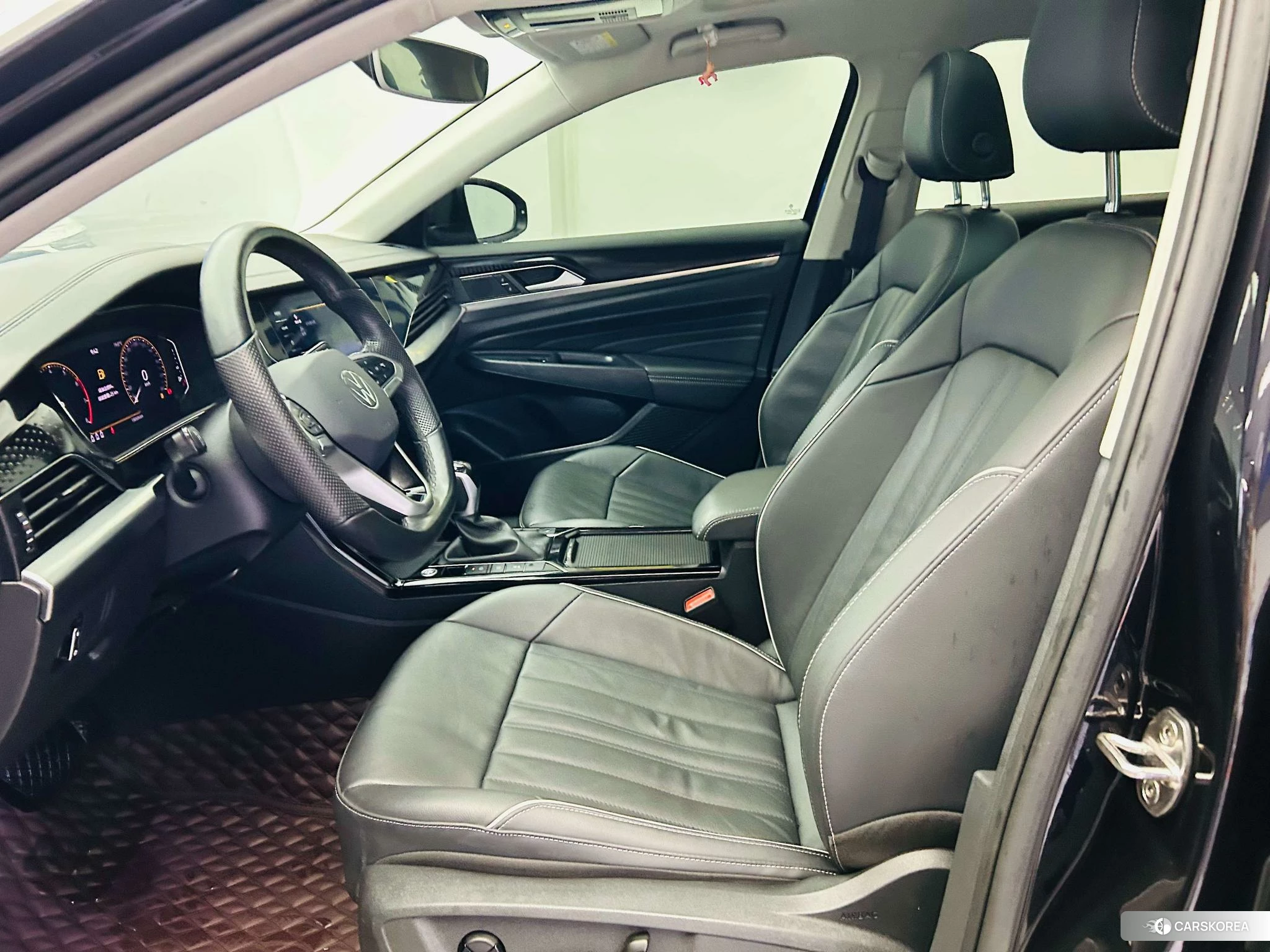 Volkswagen Passat id 4426598 из Китая 23