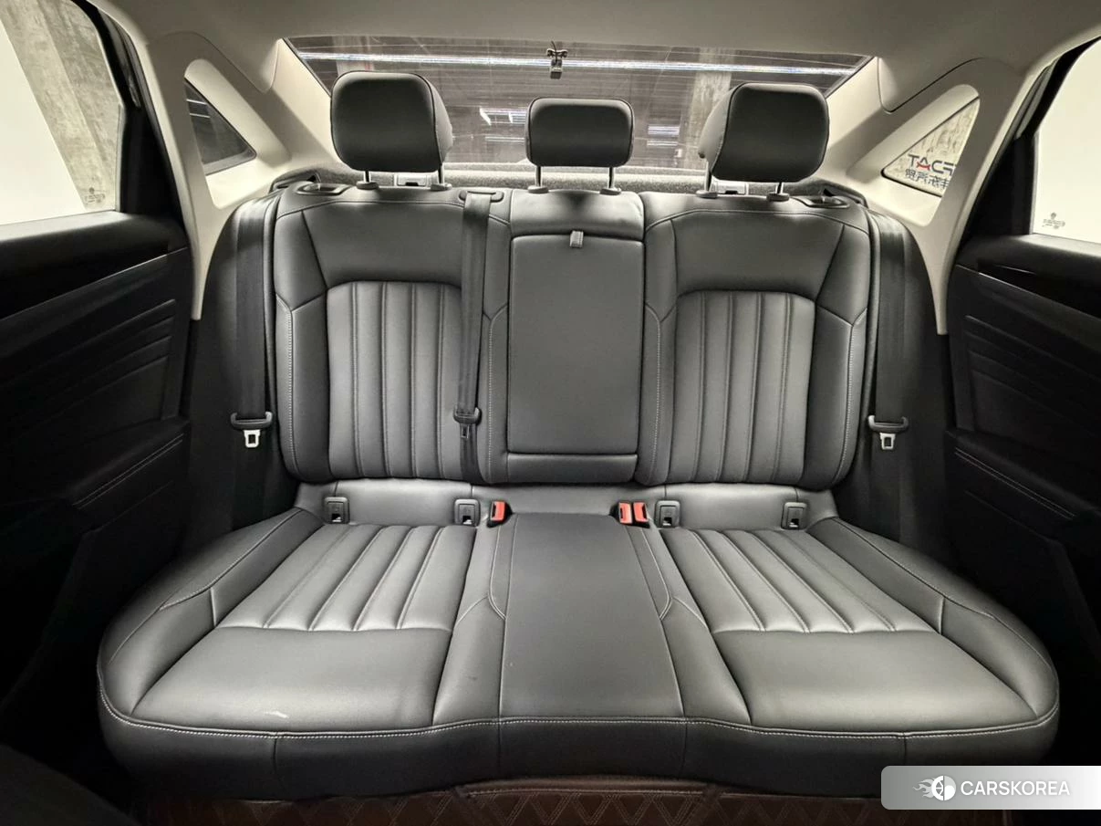 Volkswagen Passat PHEV id 4407599 из Китая 15