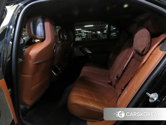 BMW 7 Series (G70) id 4243340 из Кореи 17