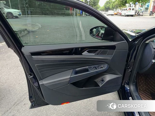Volkswagen Passat id 4374677 из Китая 8