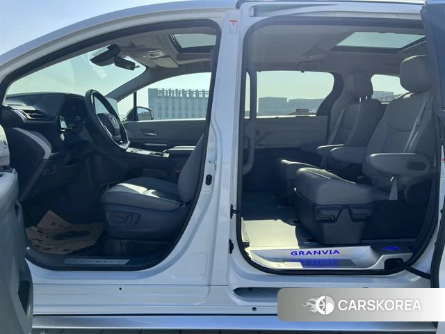 Toyota Grevia id 4277934 из Китая 8