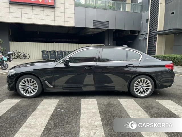 BMW 5 series PHEV id 4227878 из Китая 14