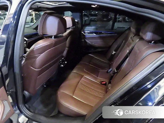 BMW 5 Series (G30) id 2939554 из Кореи 17