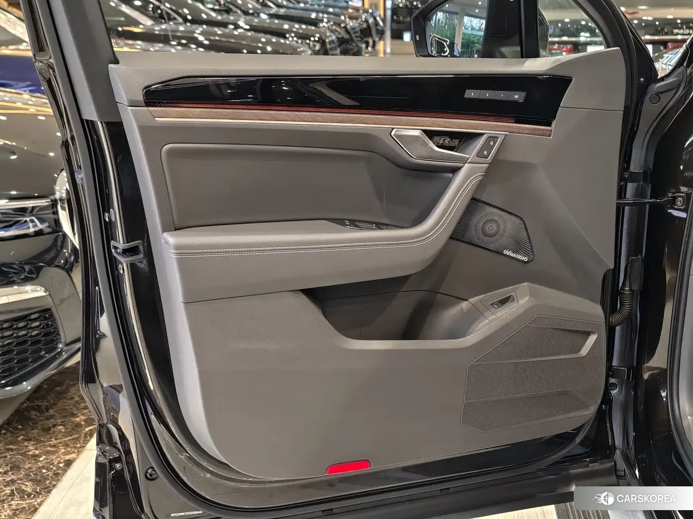 Volkswagen Touareg id 4547632 из Китая 24