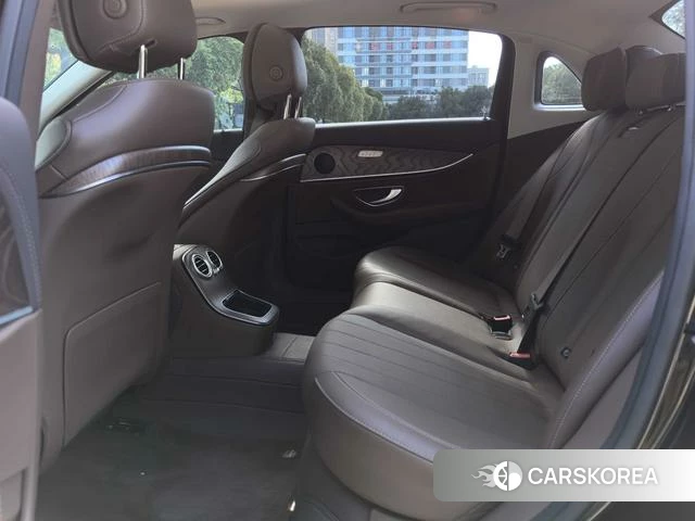 Mercedes-Benz E-class id 4265303 из Китая 7