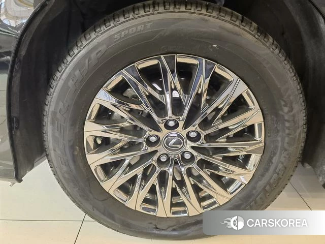 Lexus LM id 4259834 из Китая 13
