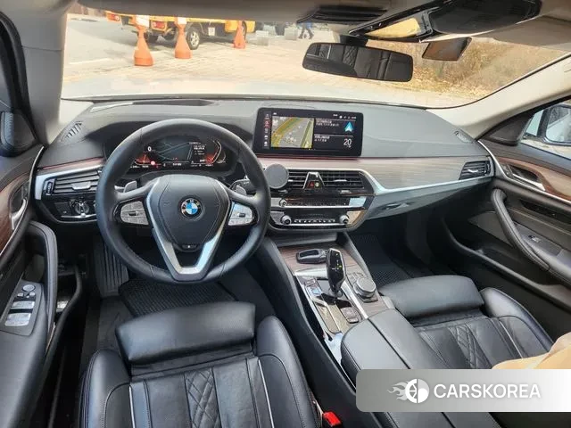 BMW 5 Series (G30) id 3421130 из Кореи 17