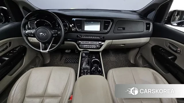 Kia The New Carnival id 3418021 из Кореи 17