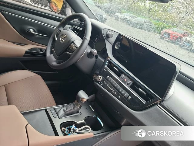 Lexus ES id 4273121 из Китая 8