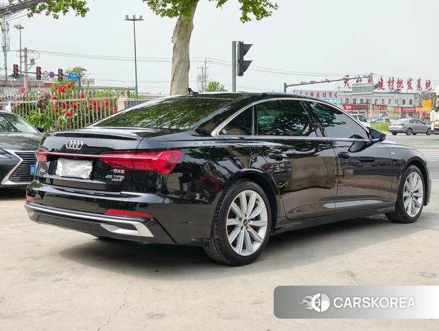 Audi A6L id 4353048 из Китая 7