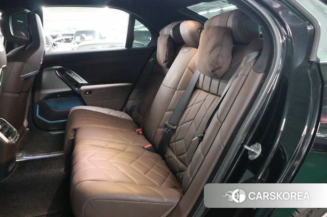 BMW 7 Series (G70) id 4910899 из Кореи 17