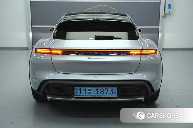 Porsche Taycan id 2975030 из Кореи 17