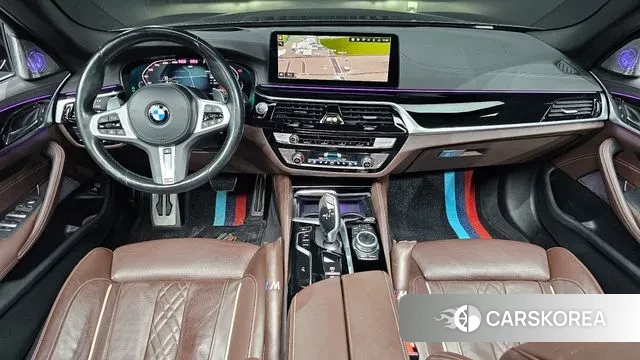 BMW 5 Series (G30) id 3437927 из Кореи 17