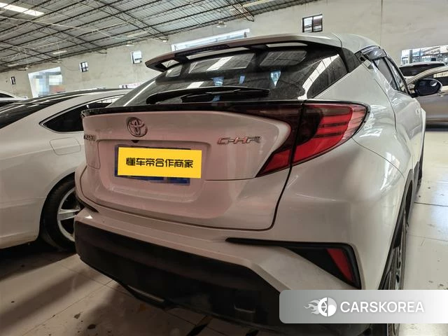 Toyota C-HR id 4263962 из Китая 7