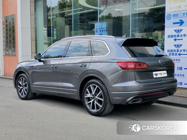 Volkswagen Touareg id 4290618 из Китая 7