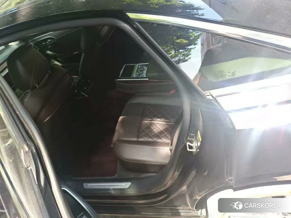 Audi A8 id 4407185 из Китая 7