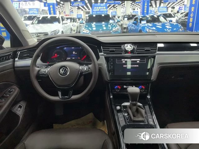 Volkswagen Huiang id 4209848 из Китая 12