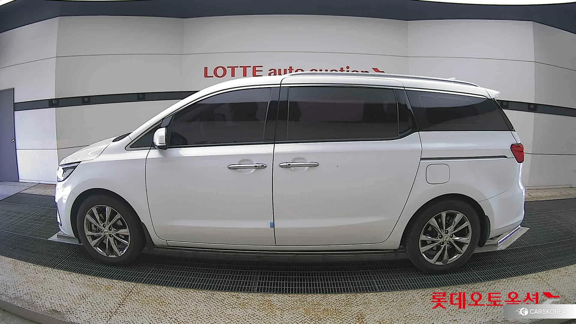 Kia Carnival id 4289585 из Кореи 35