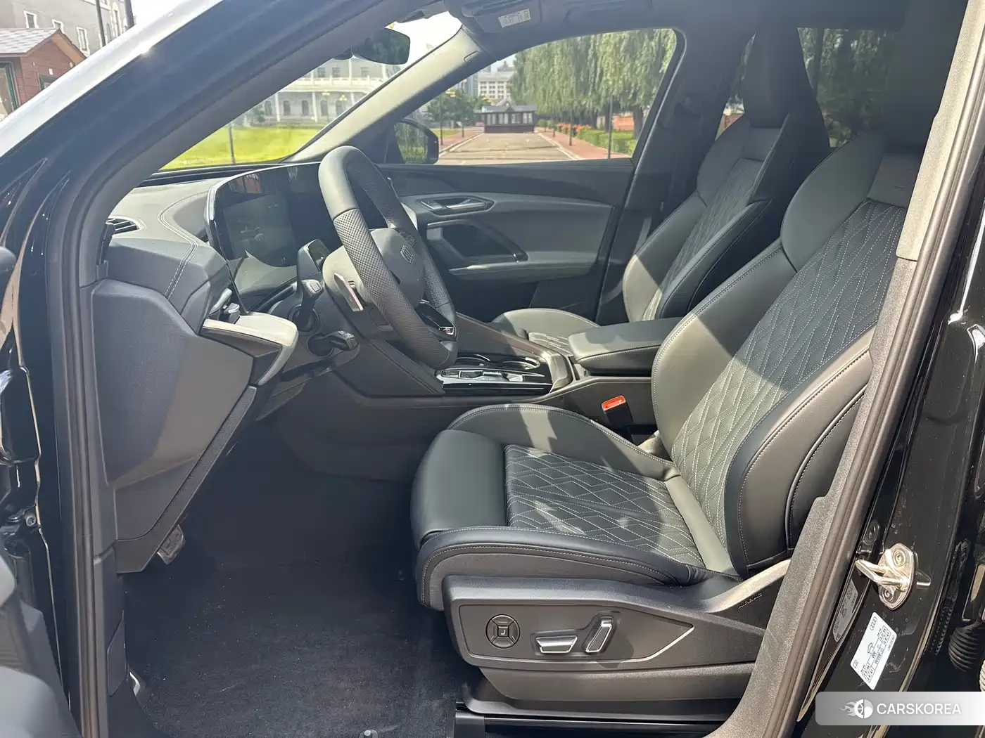 Audi Q5L id 4653978 из Китая 13