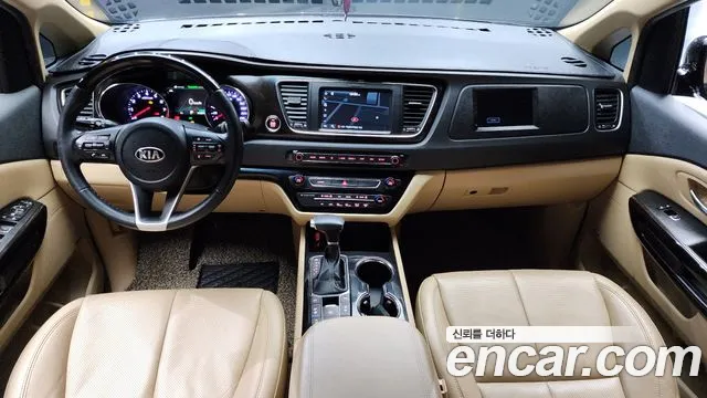 Kia The New Carnival id 2329004 из Кореи 17