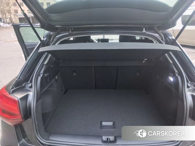 Audi Q2L id 4218675 из Китая 11