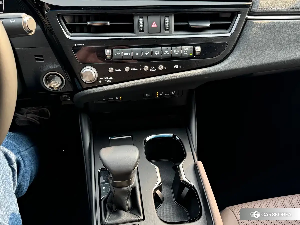 Lexus ES id 4685908 из Китая 13
