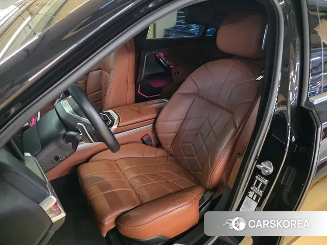 BMW 7 Series (G70) id 3615206 из Кореи 17