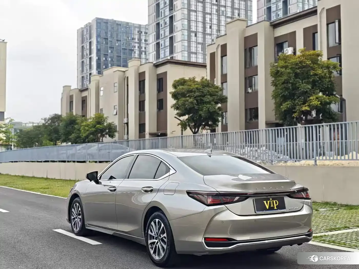 Lexus ES id 4686052 из Китая 7