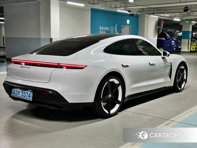 Porsche Taycan id 4304084 из Кореи 17