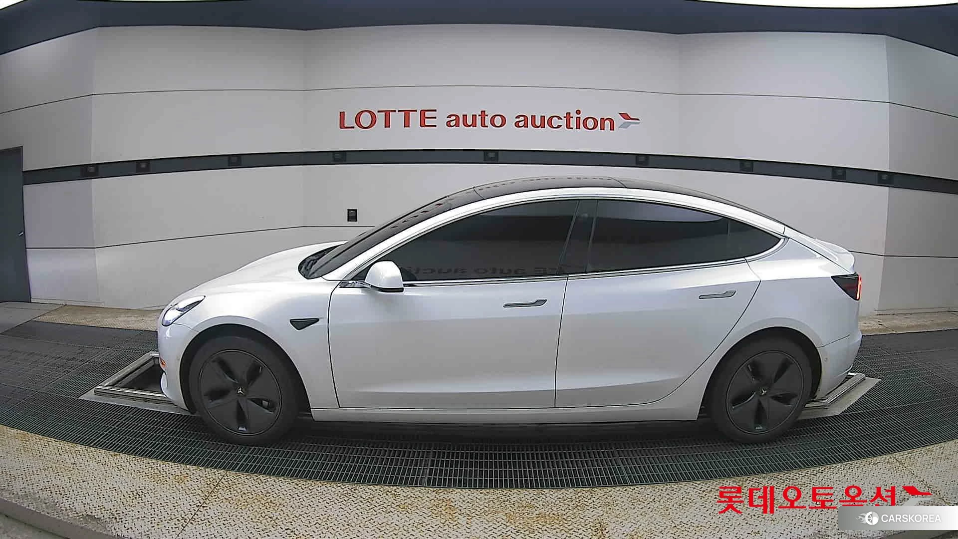 Tesla Model 3 Standard Range Plus RWD id 4289296 из Кореи 34