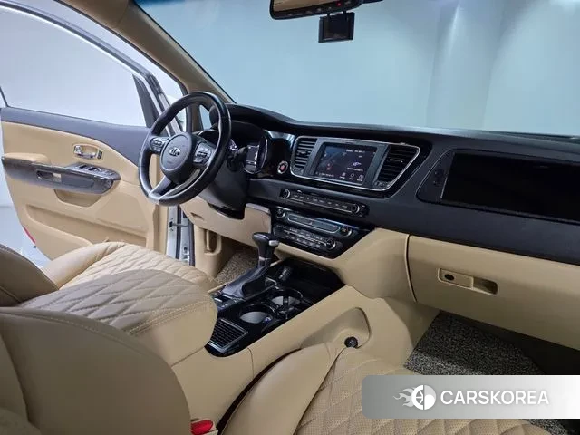 Kia The New Carnival id 3284589 из Кореи 17