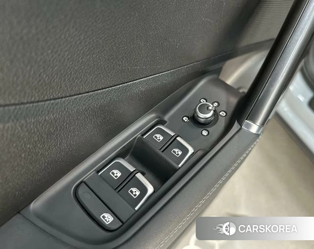 Audi Q2L id 4275414 из Китая 20