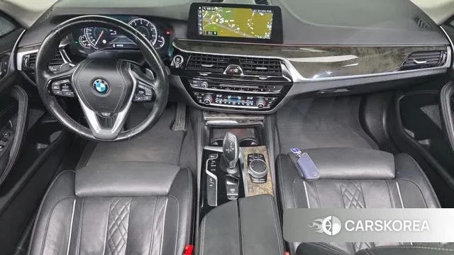 BMW 5 Series (G30) id 3107141 из Кореи 17