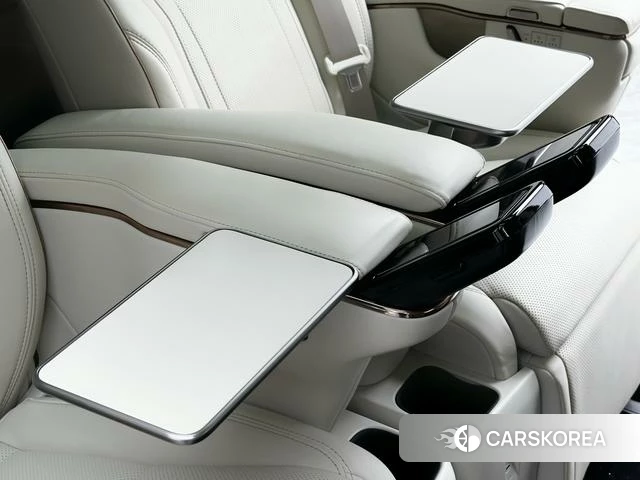 Lexus LM id 4239719 из Китая 19