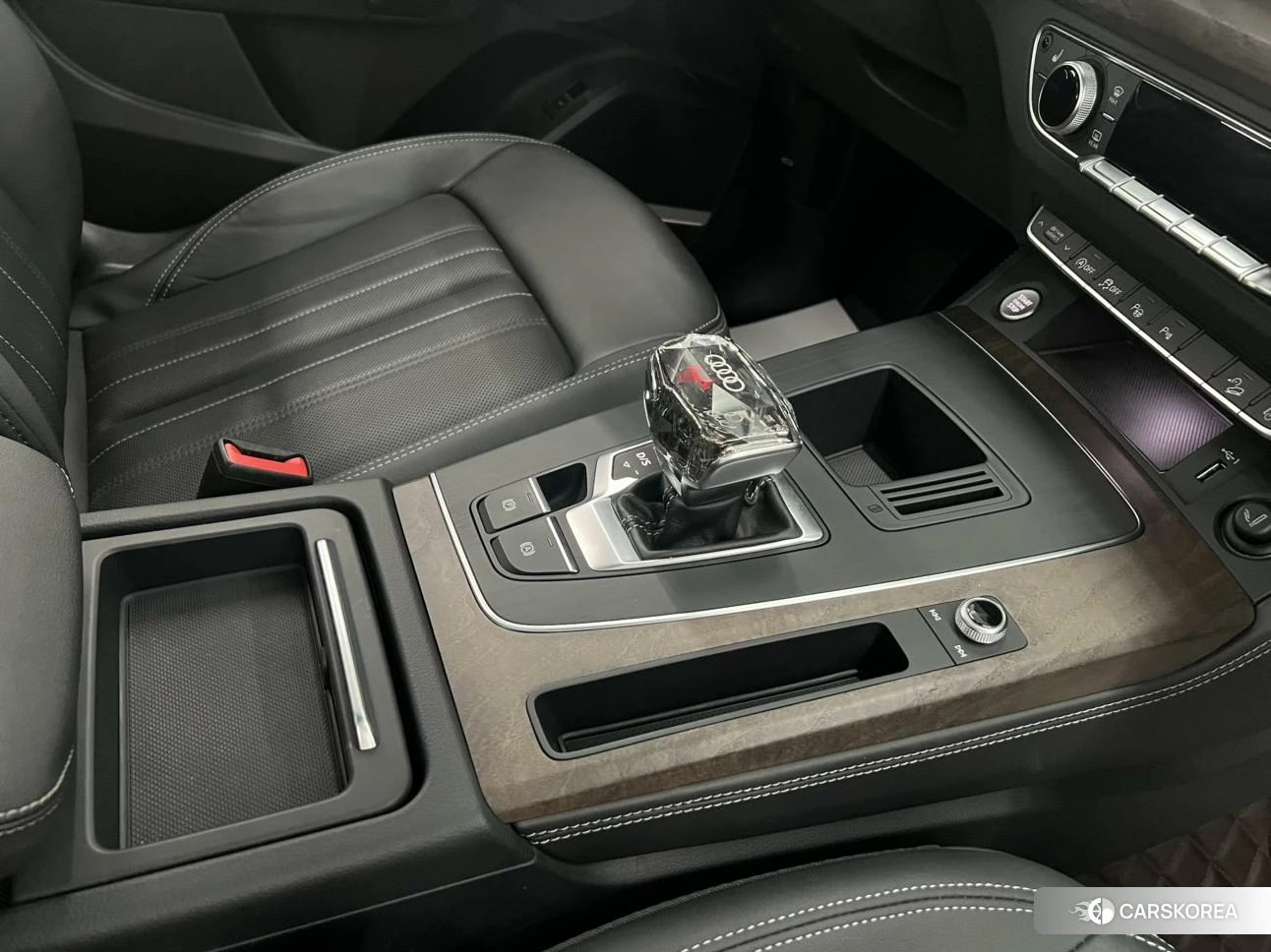 Audi Q5L id 4498594 из Китая 11