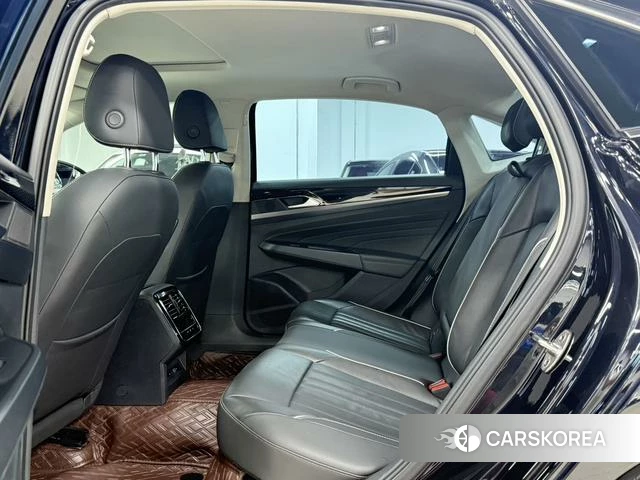 Volkswagen Passat id 4263094 из Китая 18