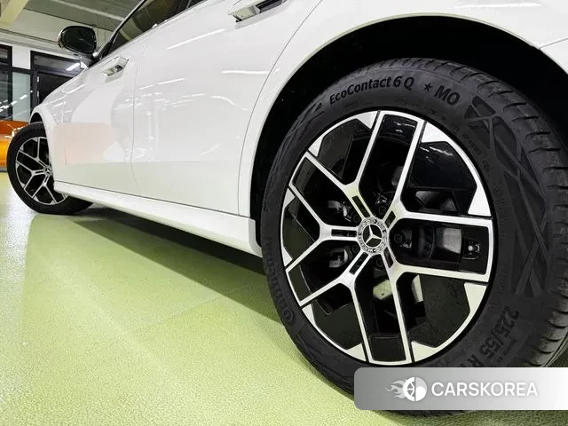 Mercedes-Benz E-Class W214 id 3347204 из Кореи 17