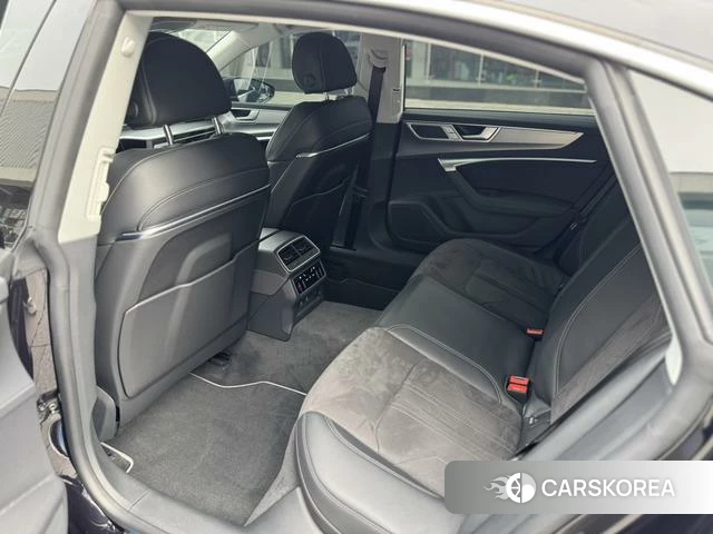 Audi A7L id 4261699 из Китая 8