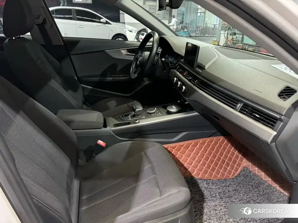 Audi A4L id 4554079 из Китая 7