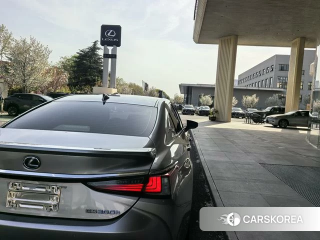 Lexus ES id 4221358 из Китая 14