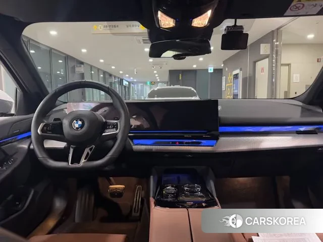 BMW 5 Series (G60) id 3523113 из Кореи 13