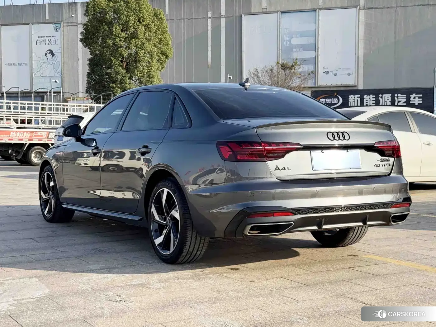 Audi A4L id 4583886 из Китая 7