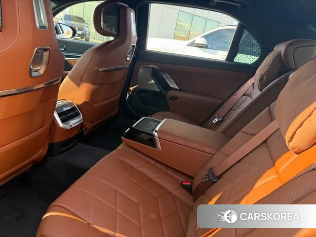 BMW 7 Series (G70) id 3502424 из Кореи 11