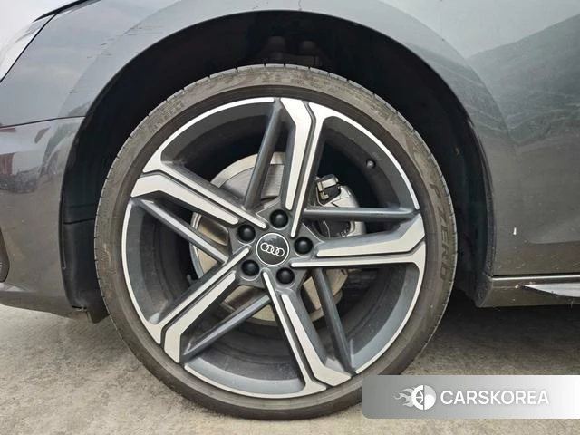 Audi A4L id 4299832 из Китая 14