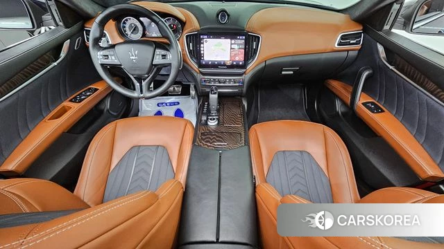 Maserati Ghibli id 4303626 из Кореи 27