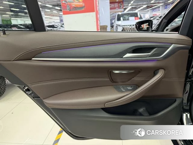 BMW 5 series id 4353121 из Китая 16